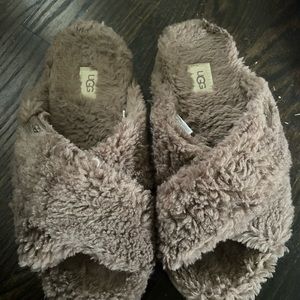 Ugg size 7 Sandal